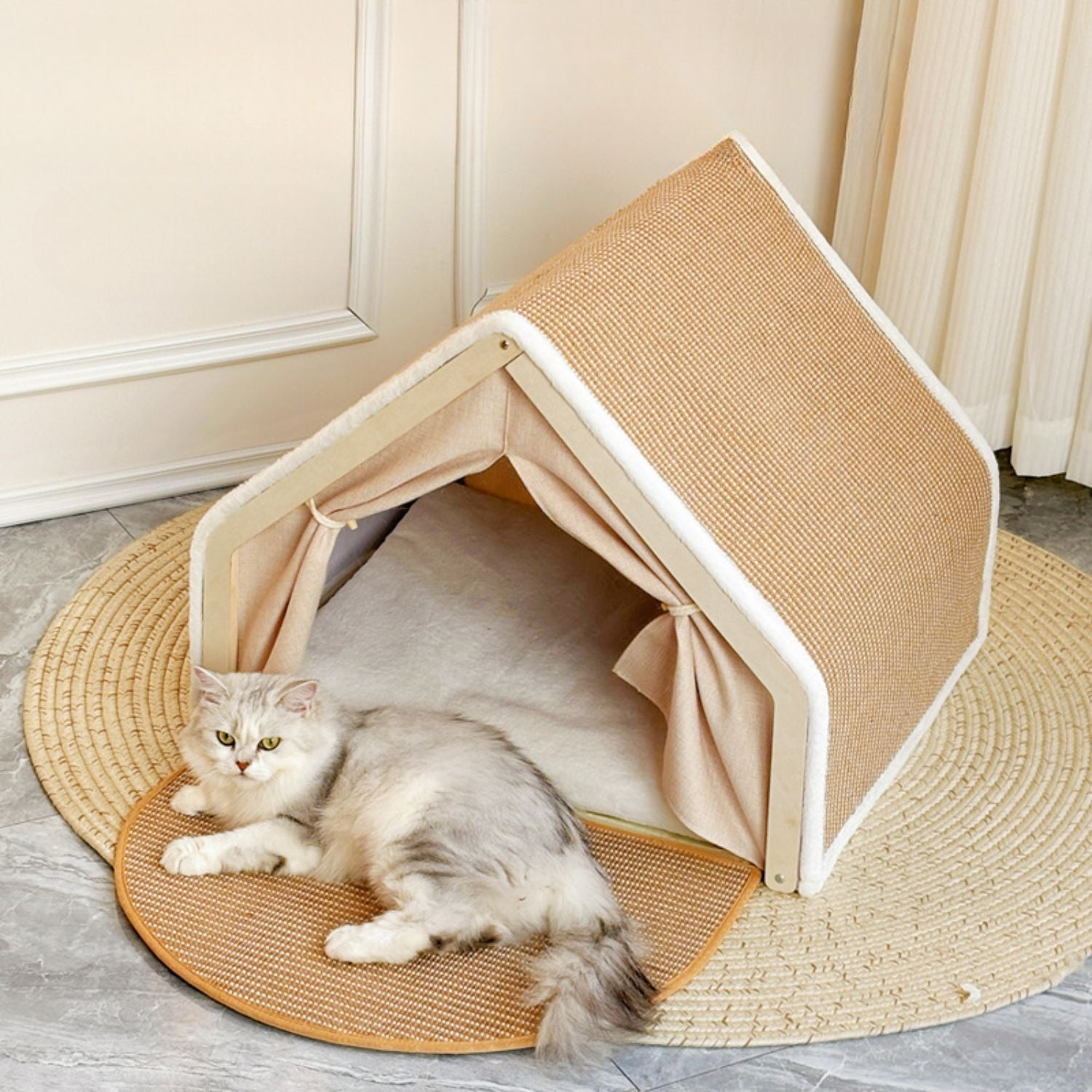 Klösmöbel katt - tältform med vävd utsida och liggkudde
